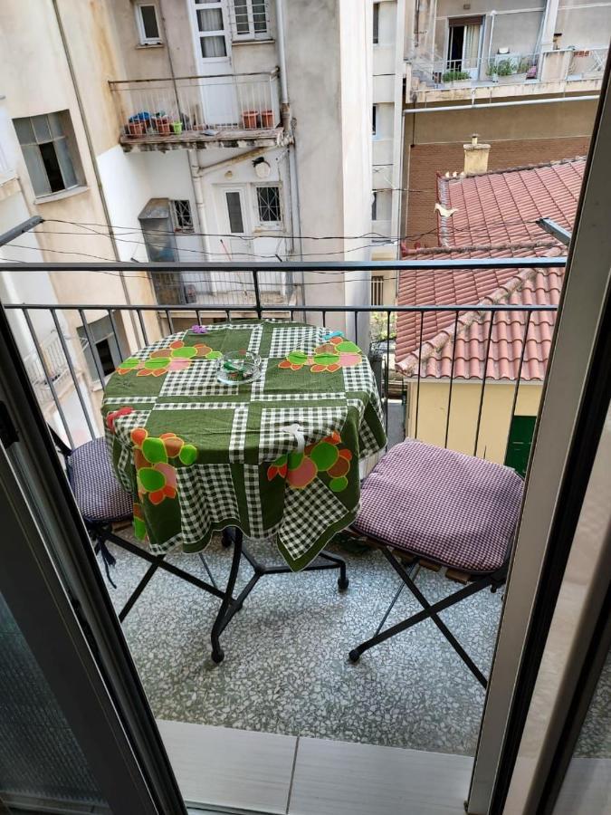 7 Stars Near Metro Apartman Athén Kültér fotó