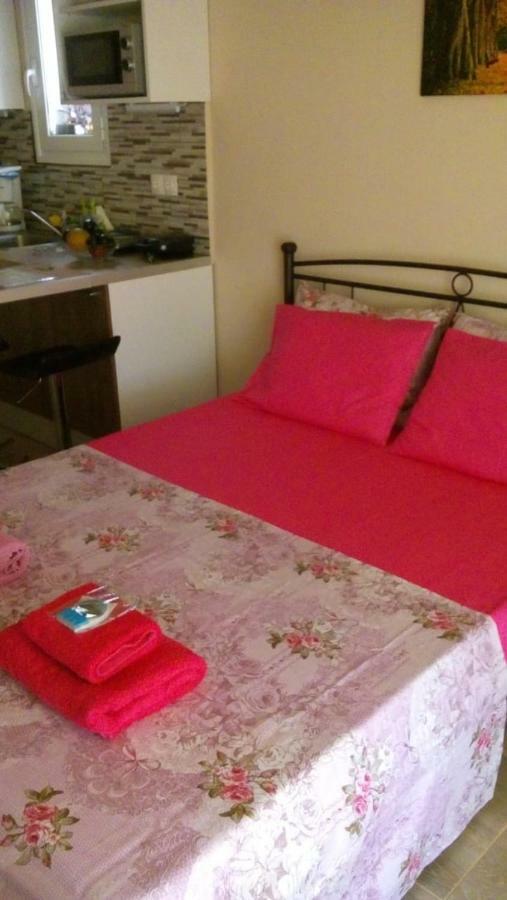 7 Stars Near Metro Apartman Athén Kültér fotó